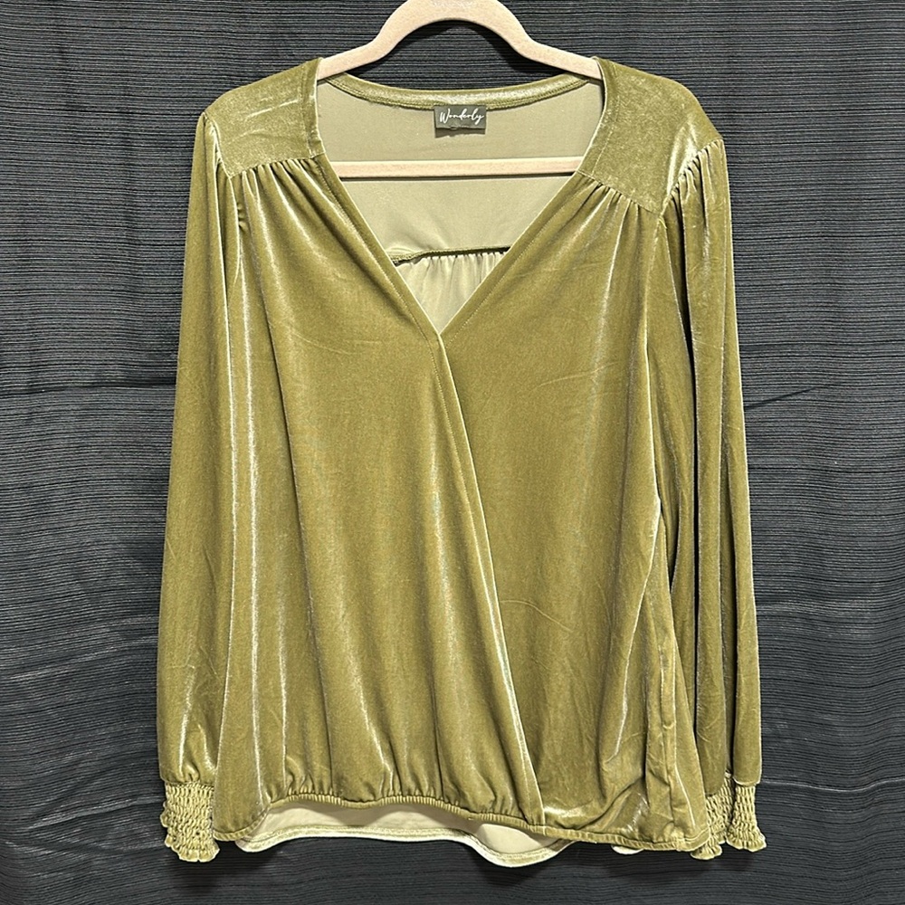 Wonderly Olive Green‎ Velvet Blouse size XL / box 10-40